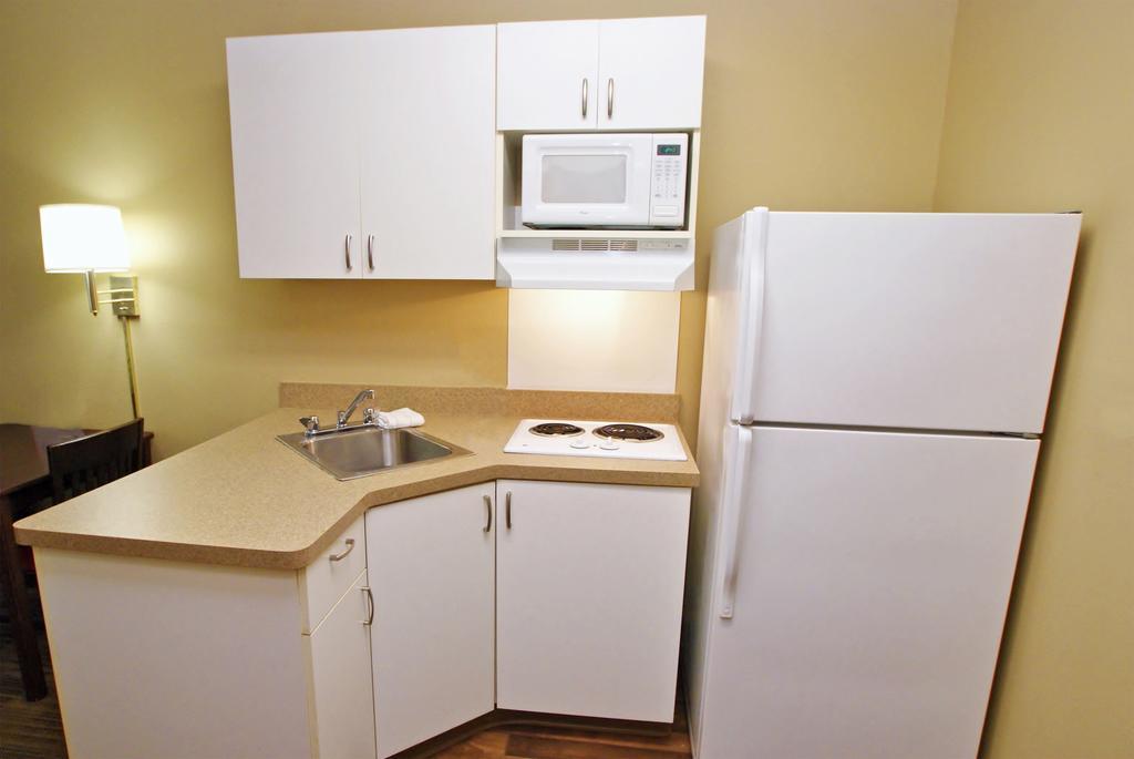 Extended Stay America Suites - Raleigh - Cary - Regency Parkway North Buitenkant foto