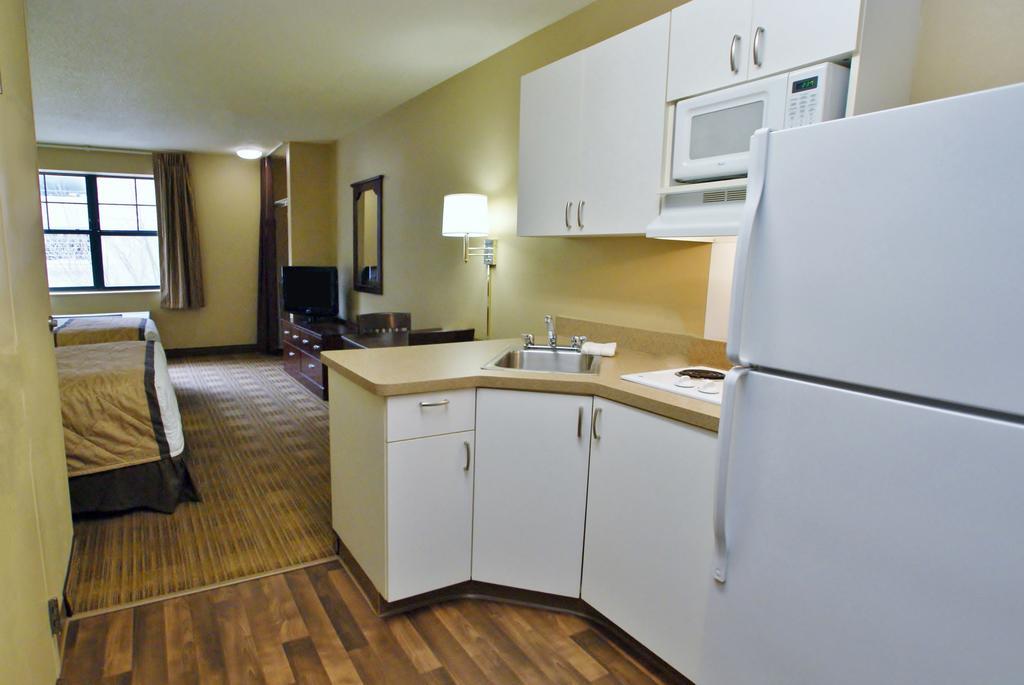 Extended Stay America Suites - Raleigh - Cary - Regency Parkway North Buitenkant foto