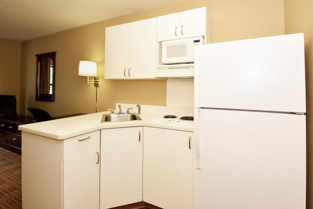 Extended Stay America Suites - Raleigh - Cary - Regency Parkway North Buitenkant foto