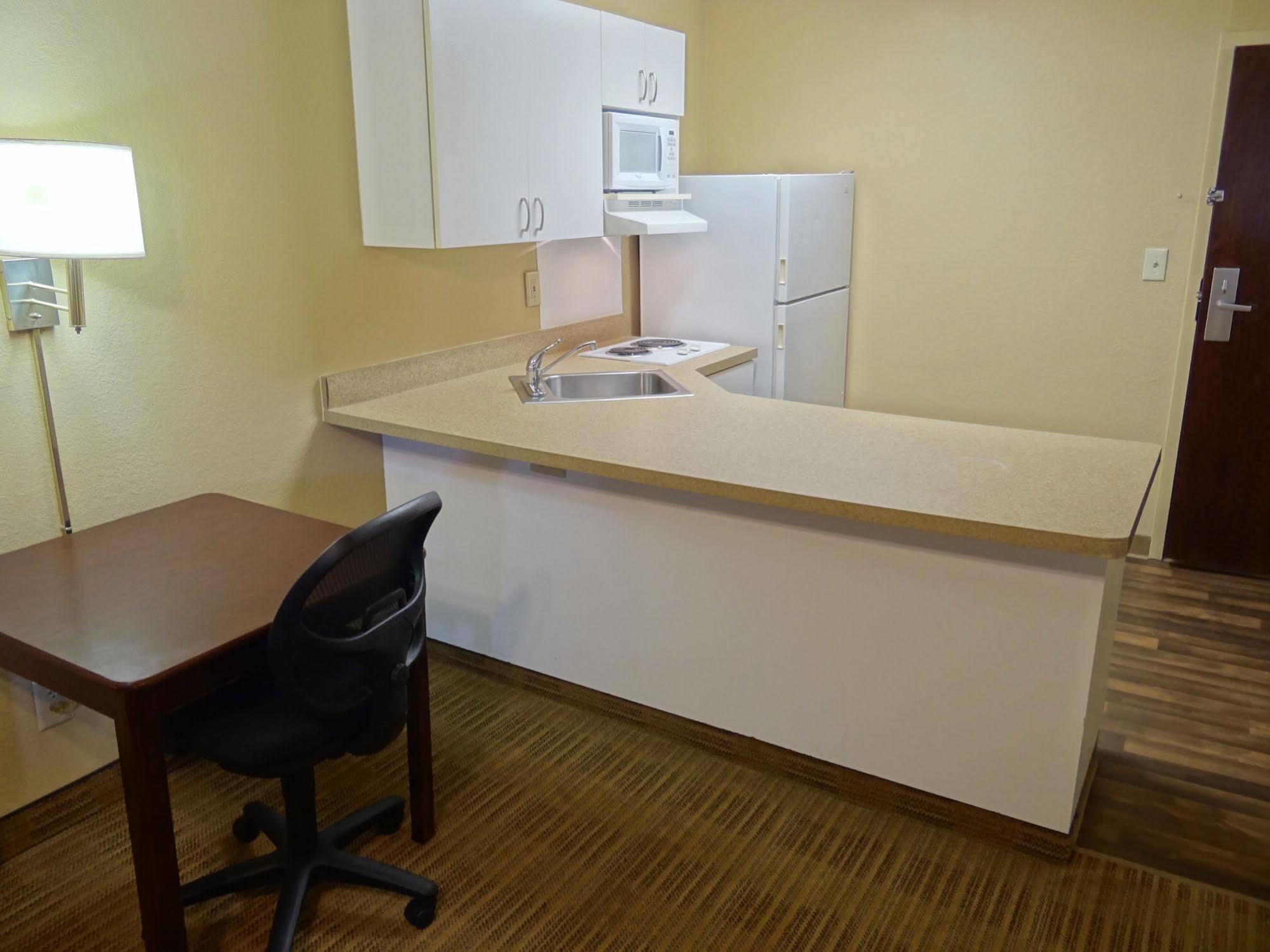Extended Stay America Suites - Raleigh - Cary - Regency Parkway North Buitenkant foto